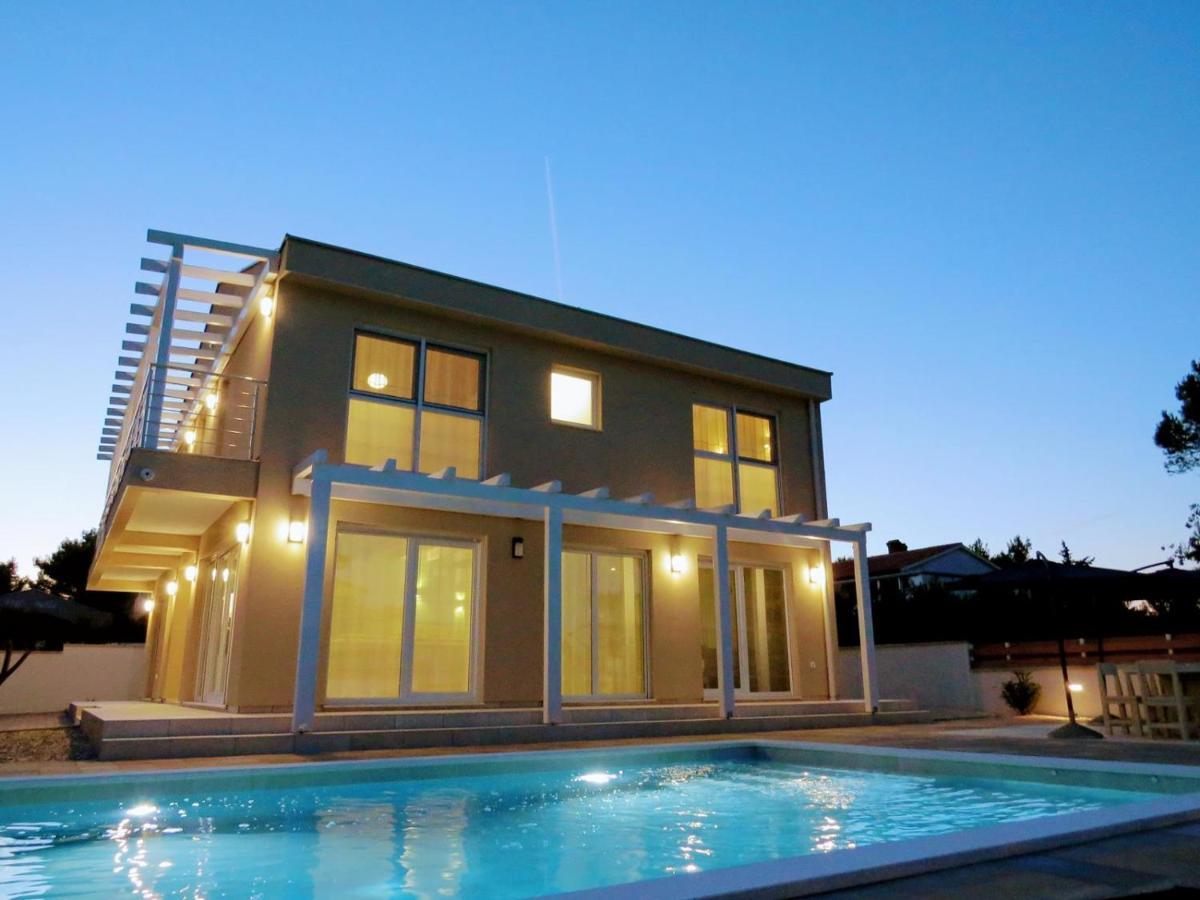 Villa Olivia - New And Modern House With Pool, Souna, Jacuzzi & Playground, Liznjan - Istra 外观 照片